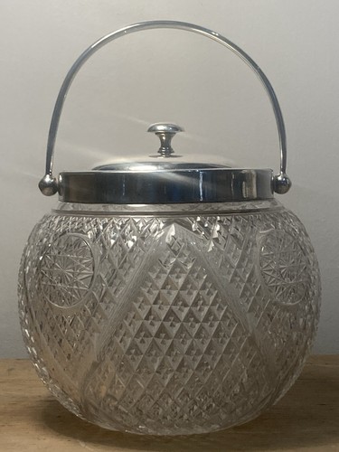 Superb cut glass - superb, biscuit